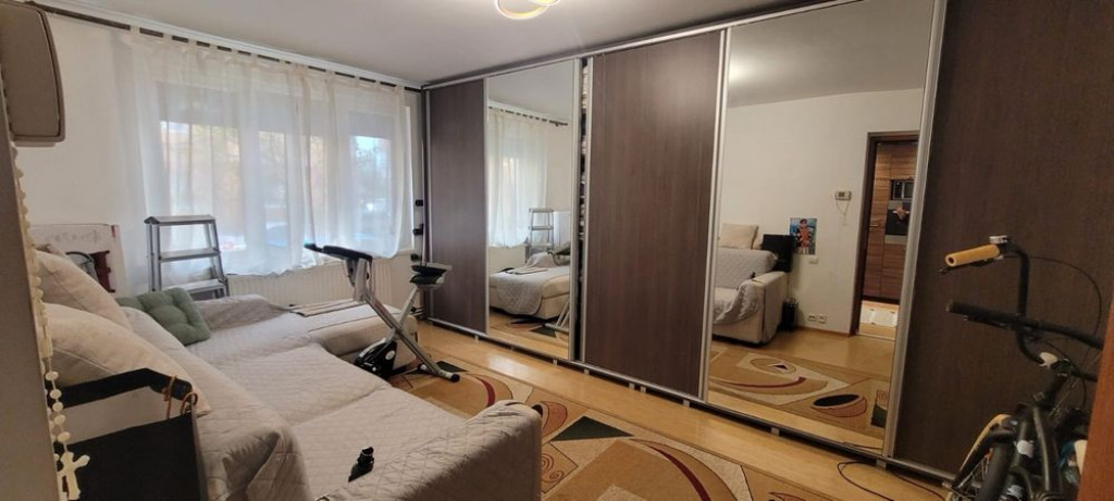 Apartament 3 camere zona Craiter,decomandat,130000 Euro