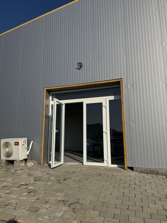 Spatiu comercial , birouri, Miroslava centru