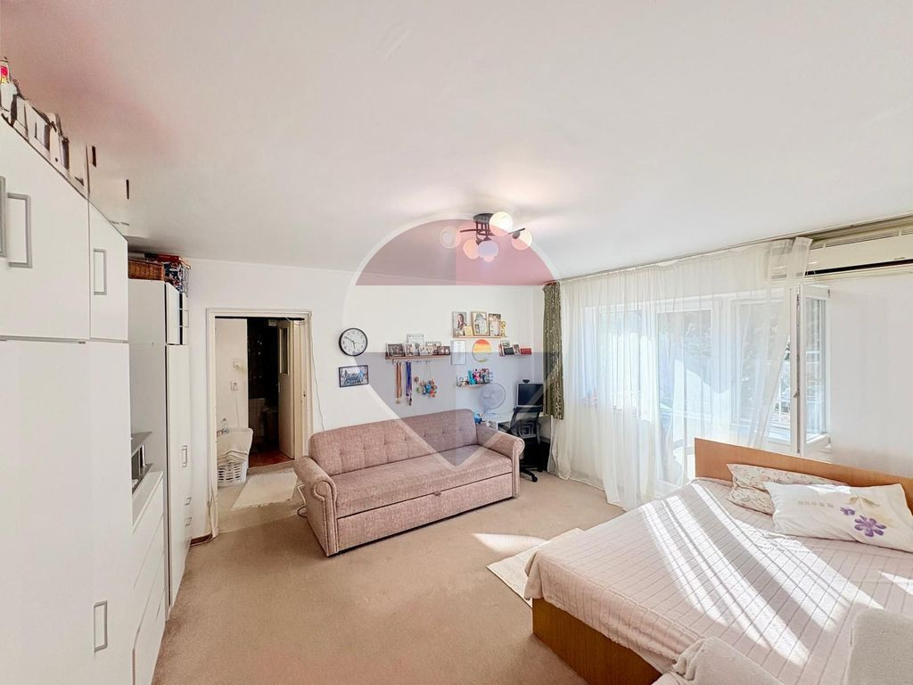 Apartament cu 2 camere de vânzare în zona Rogerius