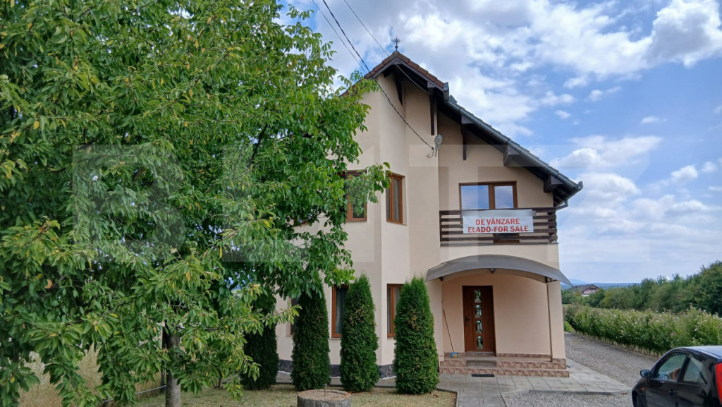 Vilă de vânzare în Reghin!