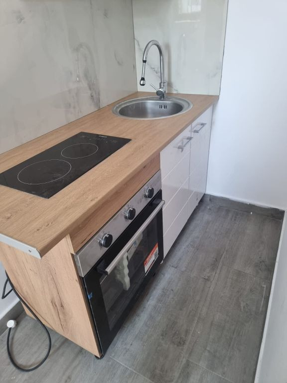 De inchiriat apartament cu 2 camere bloc nou, zona Garii,...