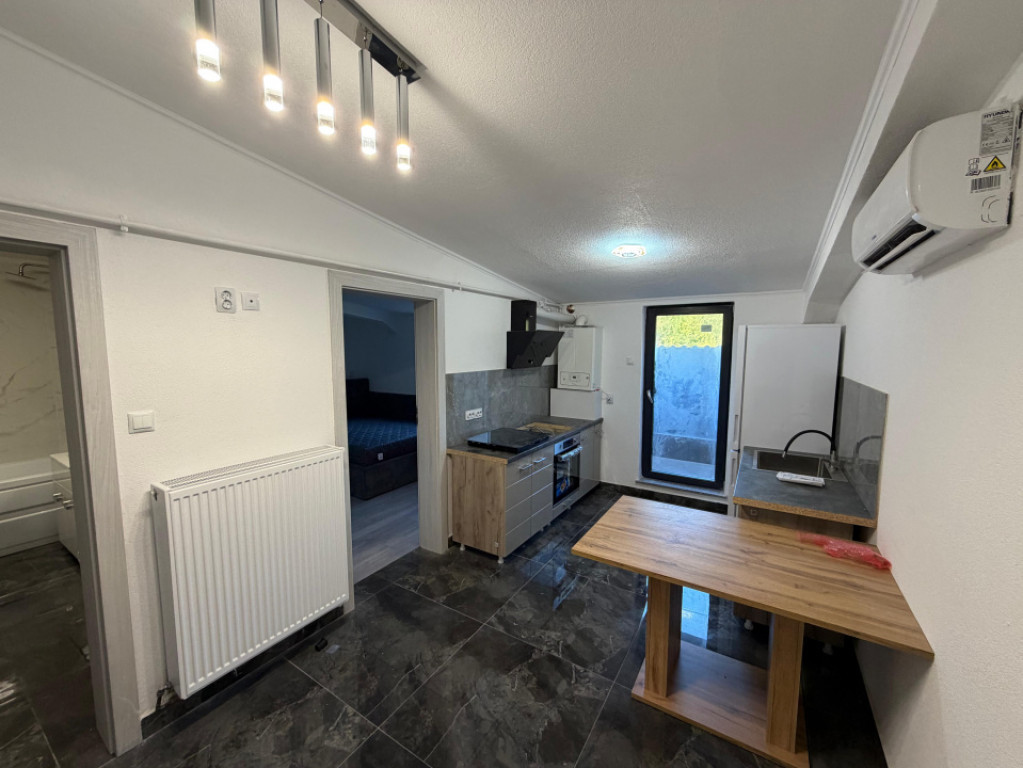 Apartament 2 camere, 30 mp, zona Vivo