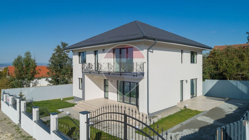 Casă modernă Bunloc, vedere Bucegi, 186 mp, comision 0