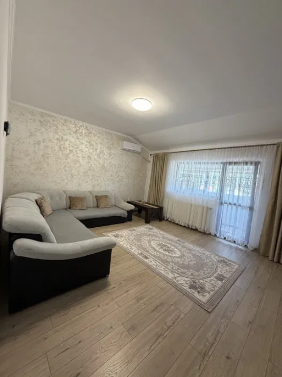 Apartament Cu 2 Camere Decomandate Zona Burdujeni