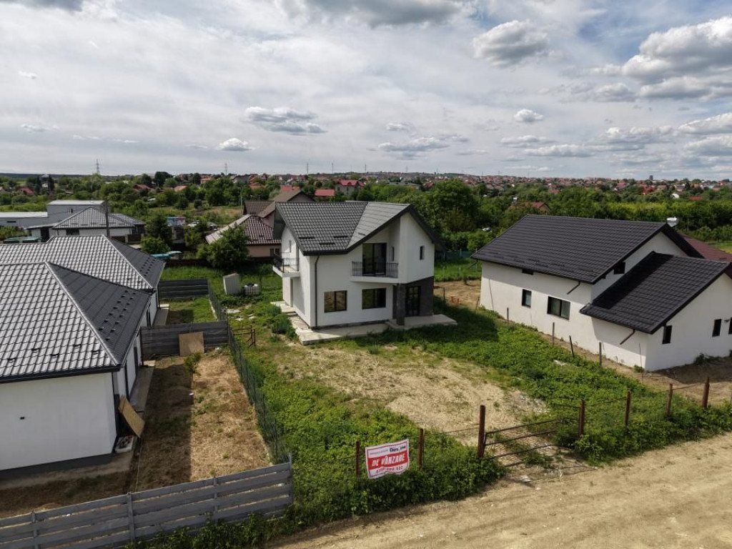 COMISION 0% Casă individuală 3 camere 2 bai 500mp teren...