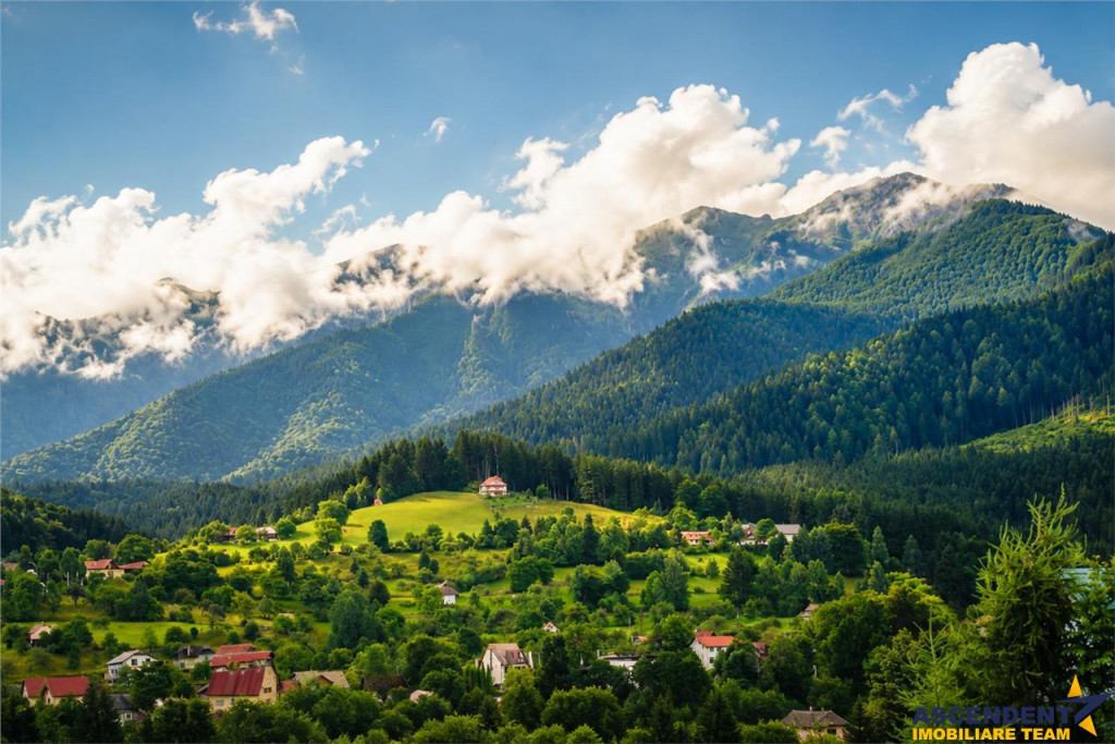 Aleasa Pensiune, pe 1.400 mp teren, in curcubeu montan, Bran