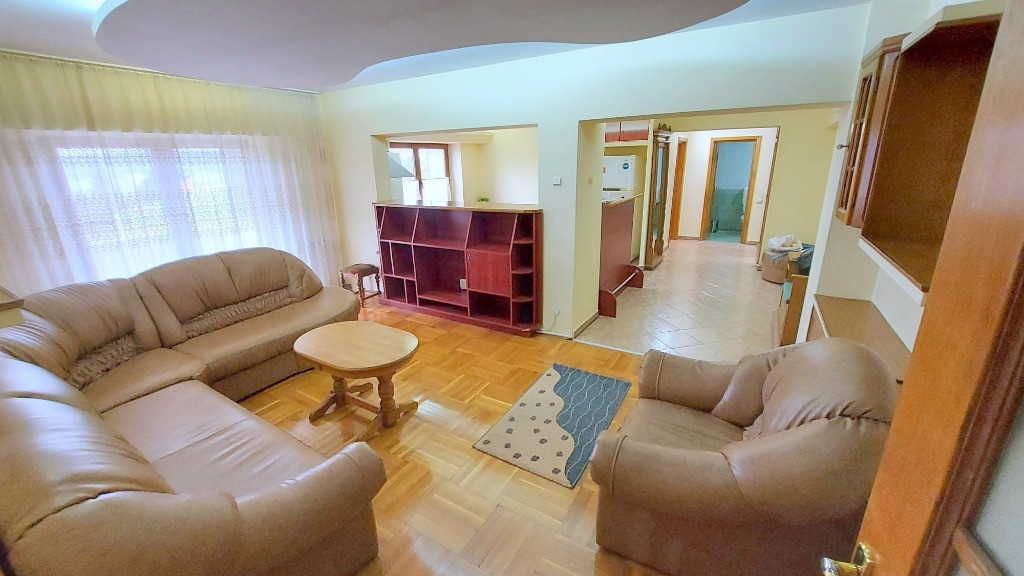 Apartament 3 camere , CENTRAL - ,INDEPENDENTEI UMF