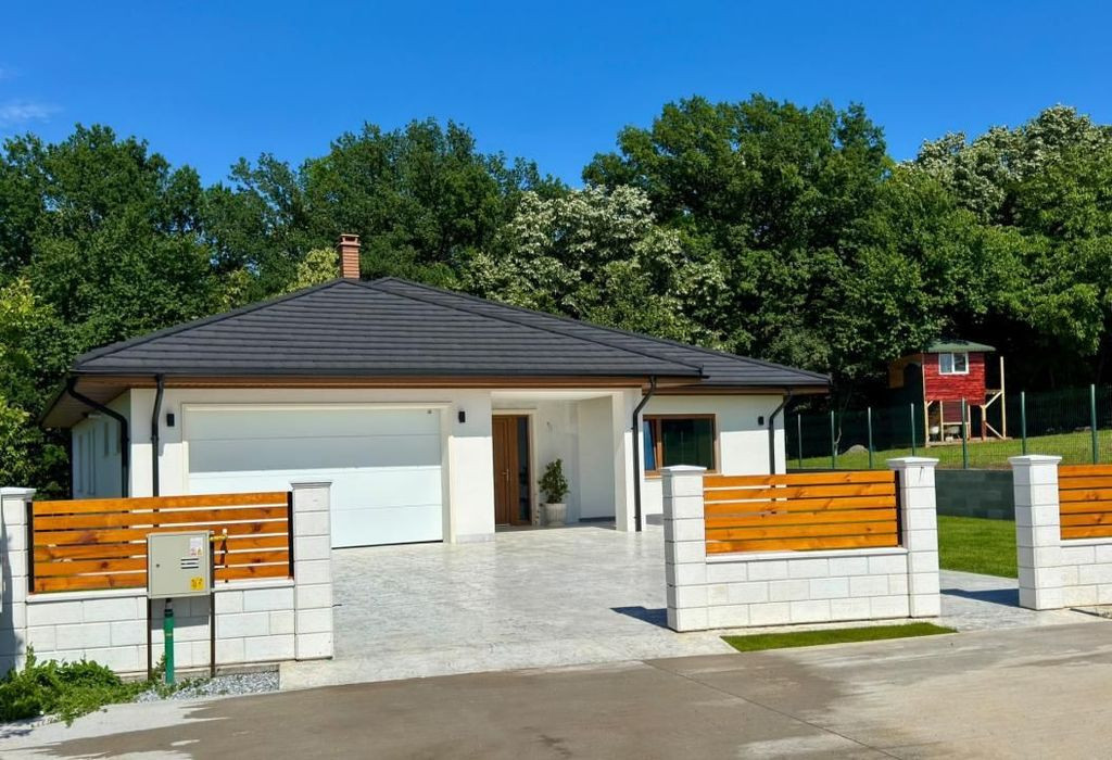 BÂRNOVA - Casă individuală P+POD, 156 mp + 1000 mp teren