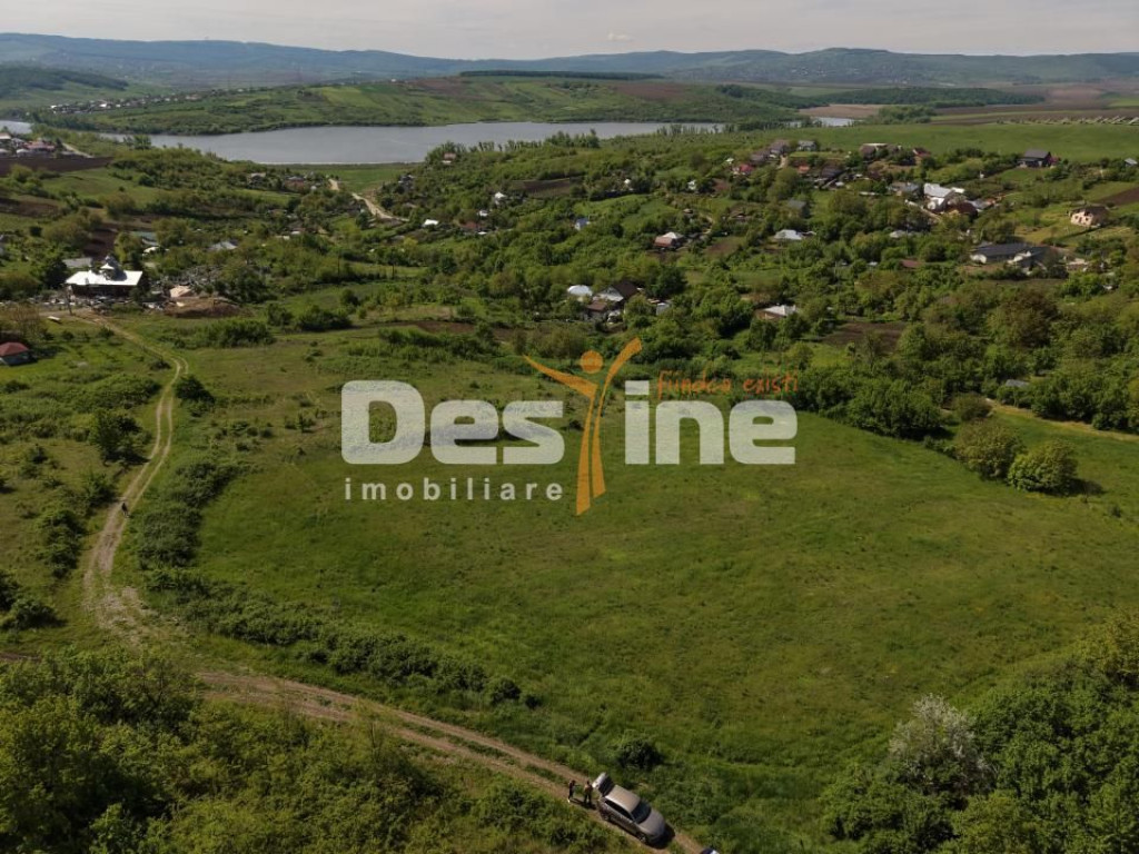 Teren intravilan cu acces dublu 462 mp Ciurbesti