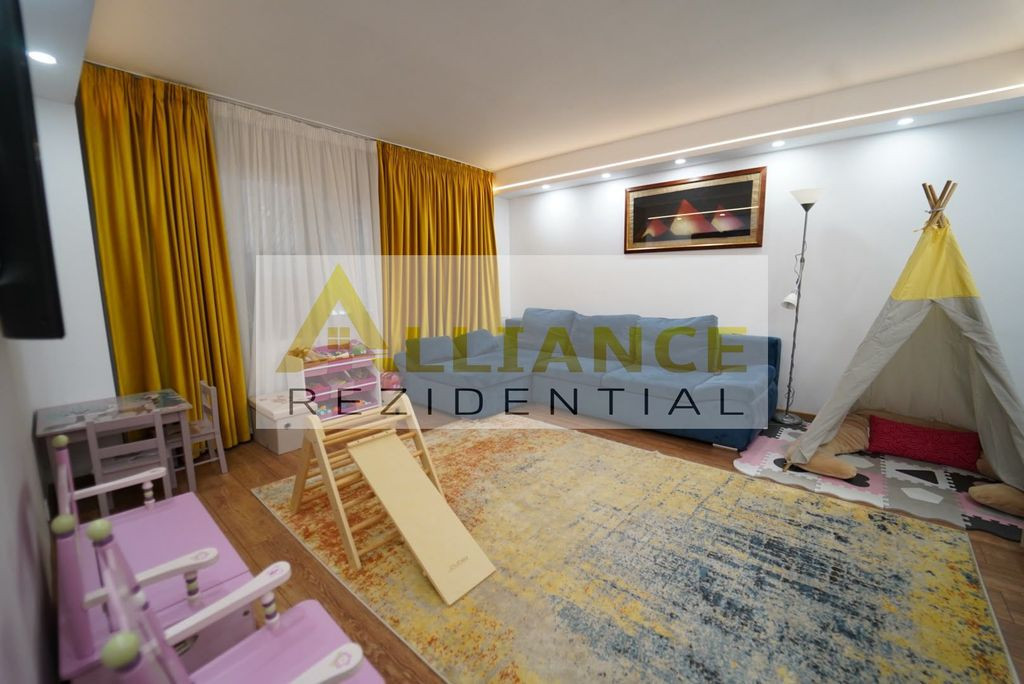 Apartament 3 camere, 77 mp, Str. Zizin – 12 min de metr...