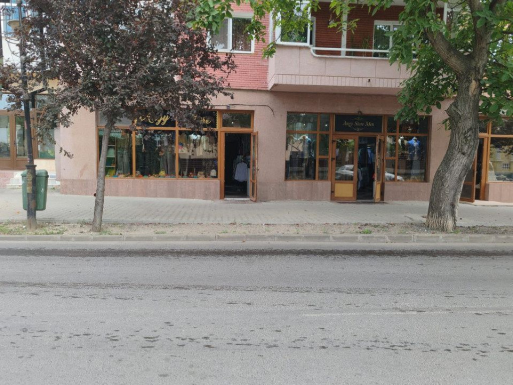 Spatiu comercial 242 mp utili, zona Ultracentrala Husi, V...