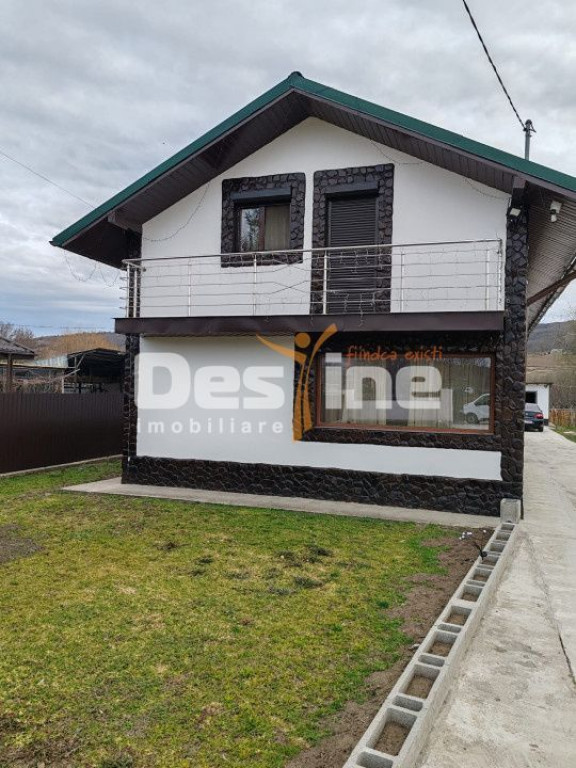 Casa parter+mansarda si teren in Lipovat, Vaslui