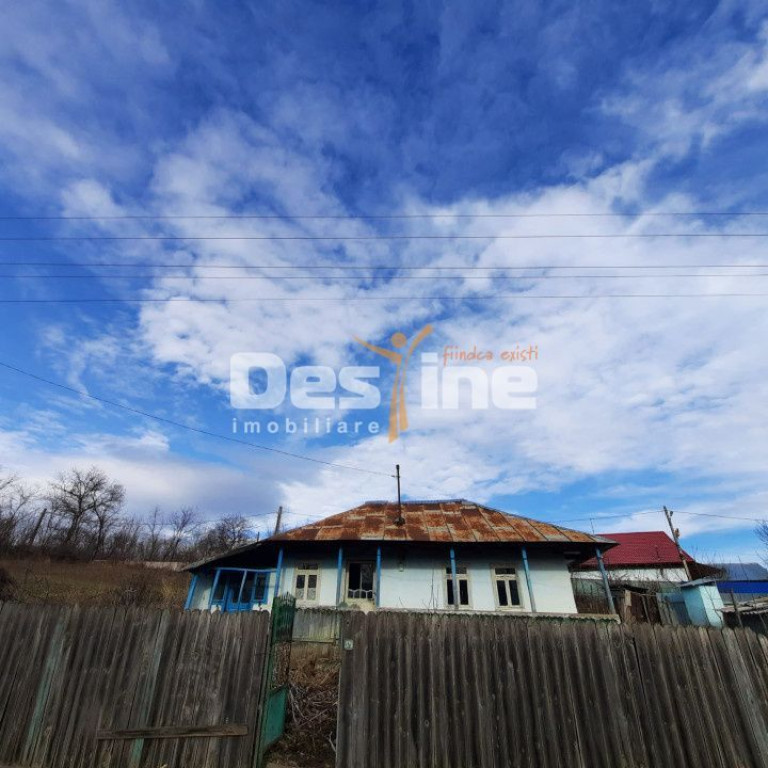 Imobil compus din casa de locuit si teren, Danesti, const...