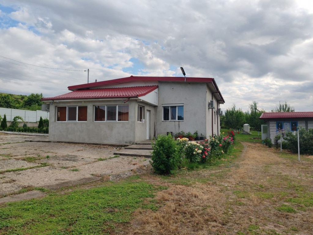 Imobil rezidential nou, Cretesti, Vaslui, teren 4800 mp