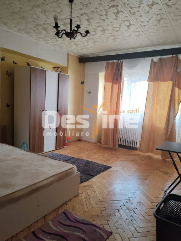 Apartament 3 camere, 2 grupuri sanitare, 2 balcoane, etaj...