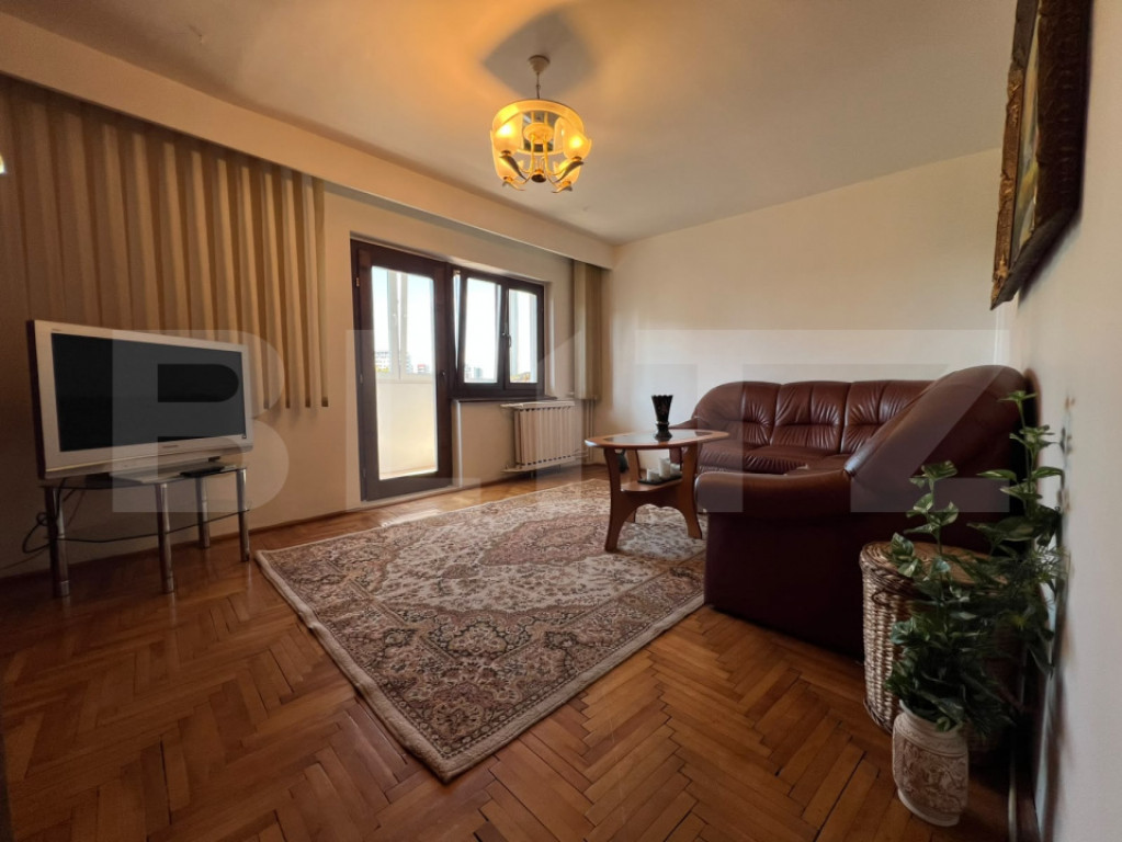 Apartament decomandat de închiriat — Zonă Urbană