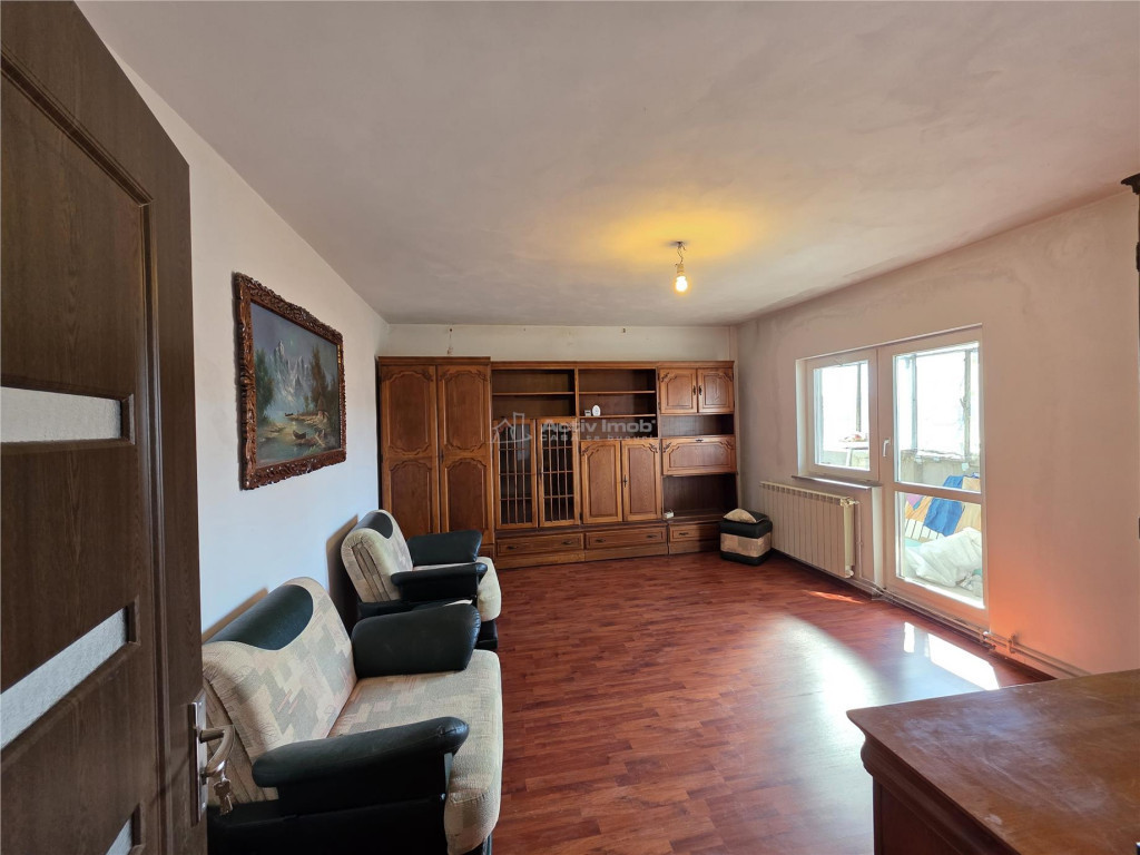 2 camere decomandat - Parc Sebastian - Novaci