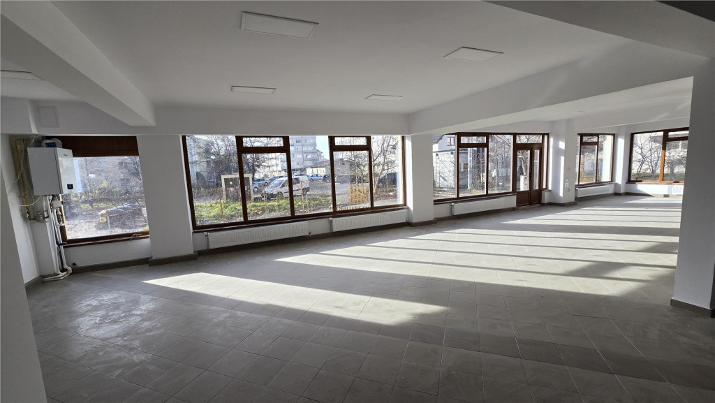 Spa#539;iu Comercial Premium de V#226;nzare #238;n Suceava |
