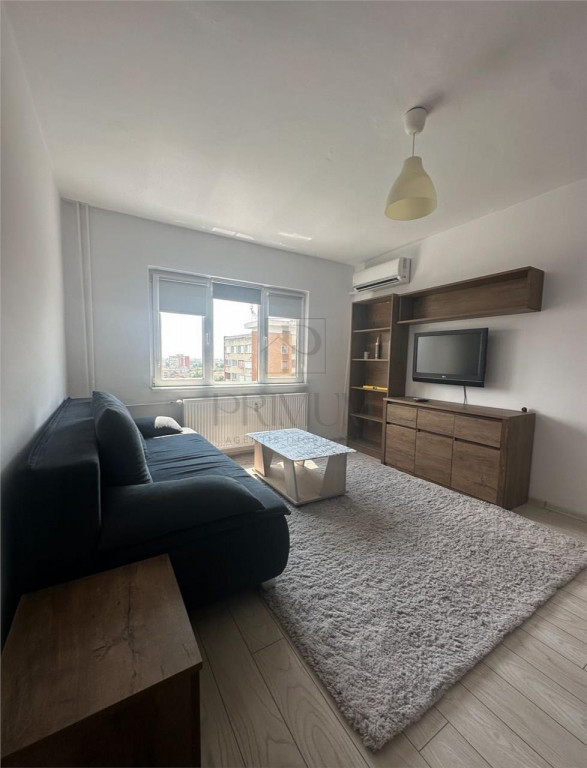 Gheorghe Lazar - 2 Camere - Etaj intermediar cu LIFT - Bloc
