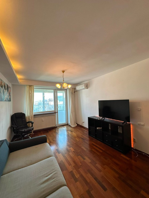 Apartament 3 camere decom. situat în zona Tineretului – Piața Norilor!