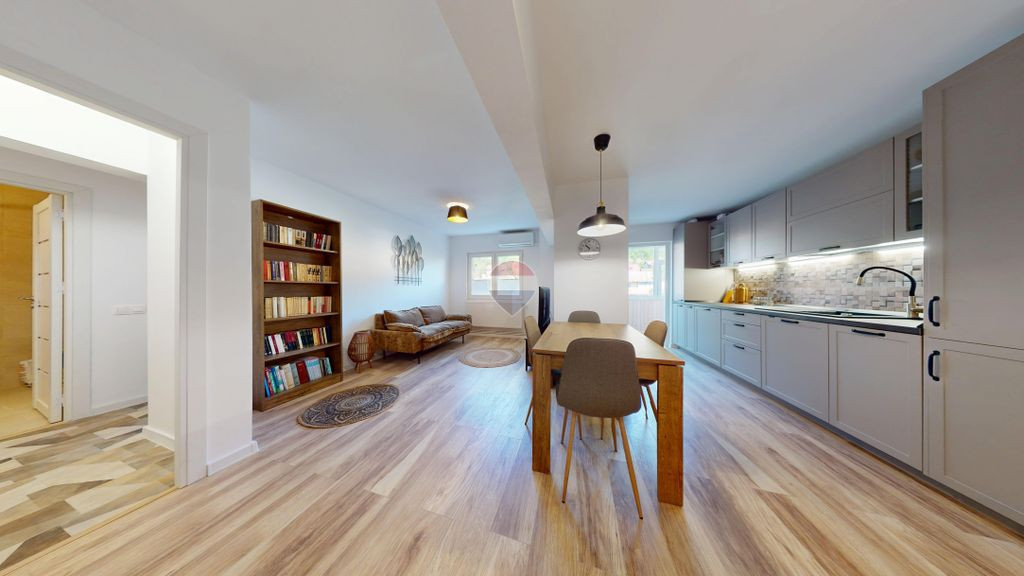 Apartament 3 camere Răcădău Brașov, prima închiriere...