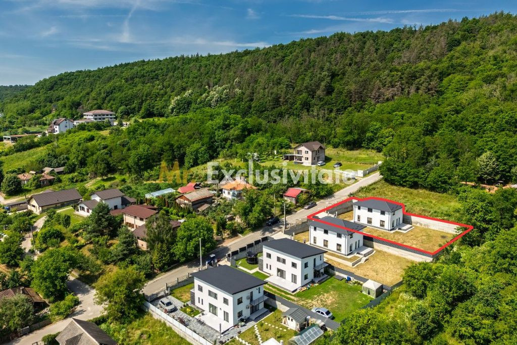 Casă individuală nouă P+1 - 140 mp - Teren 663 mp - Ar...
