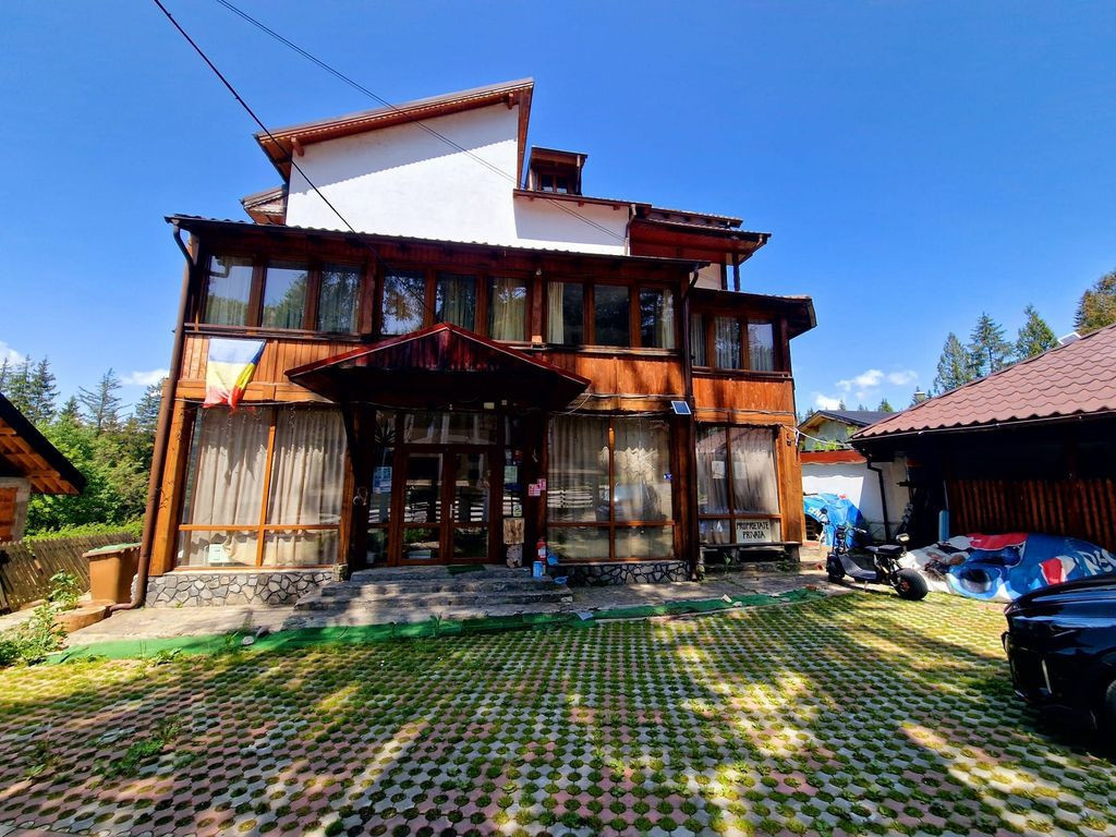 Pensiune de vânzare I Predeal | Teren 600 mp | 14 dormit...