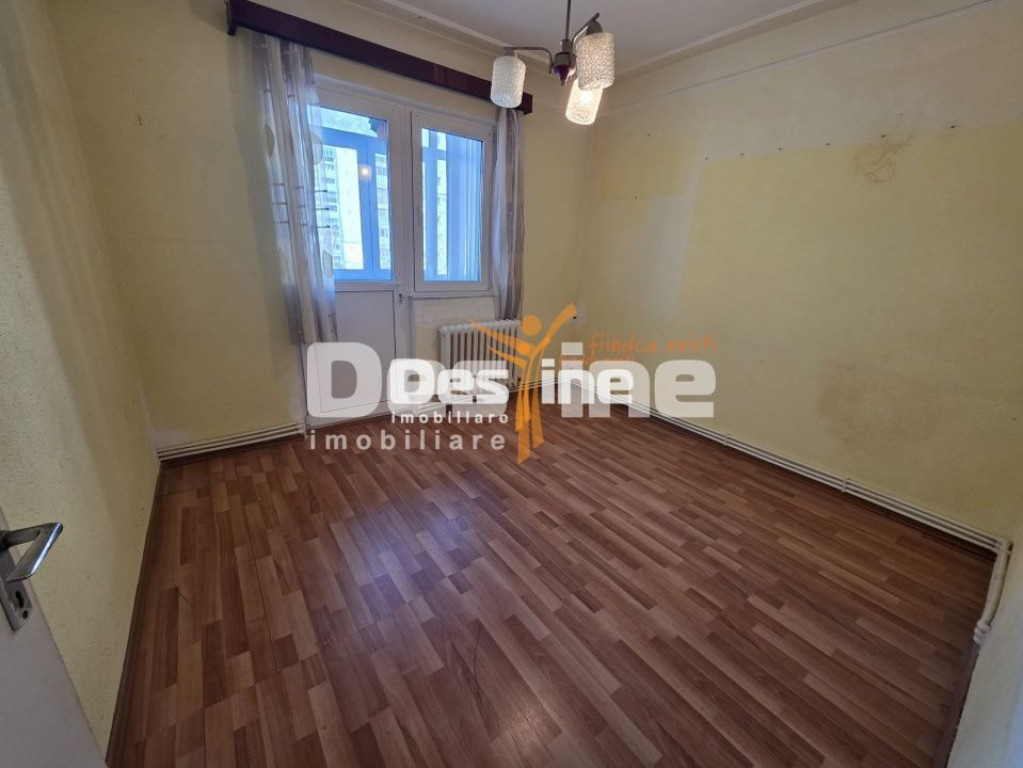 APARTAMENT 2 CAMERE, DECOMANDAT, MIRCEA CEL BATRAN, 69.99...