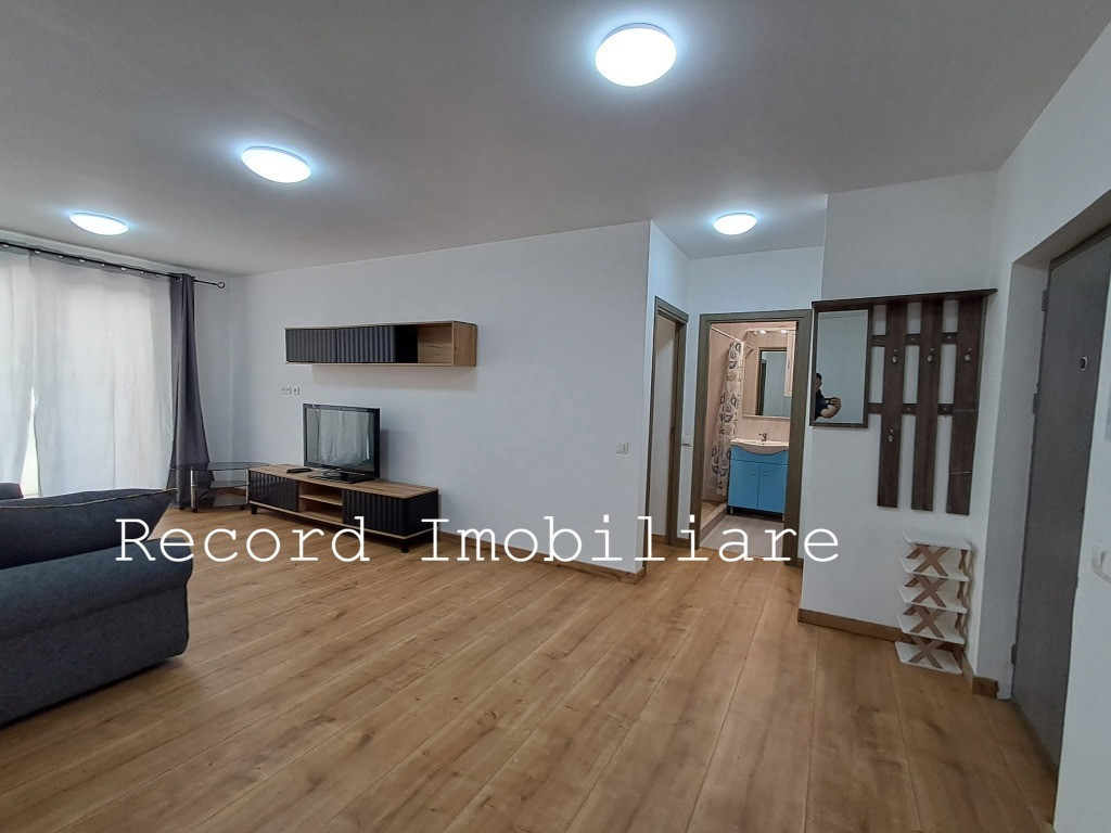 Apartament 2 camere decomandat, garaj Str.Eroilor Floresti