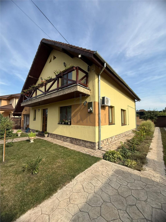 MOSNITA - 4 CAMERE - CASA INDIVIDUALA -PANOURI SOLARE