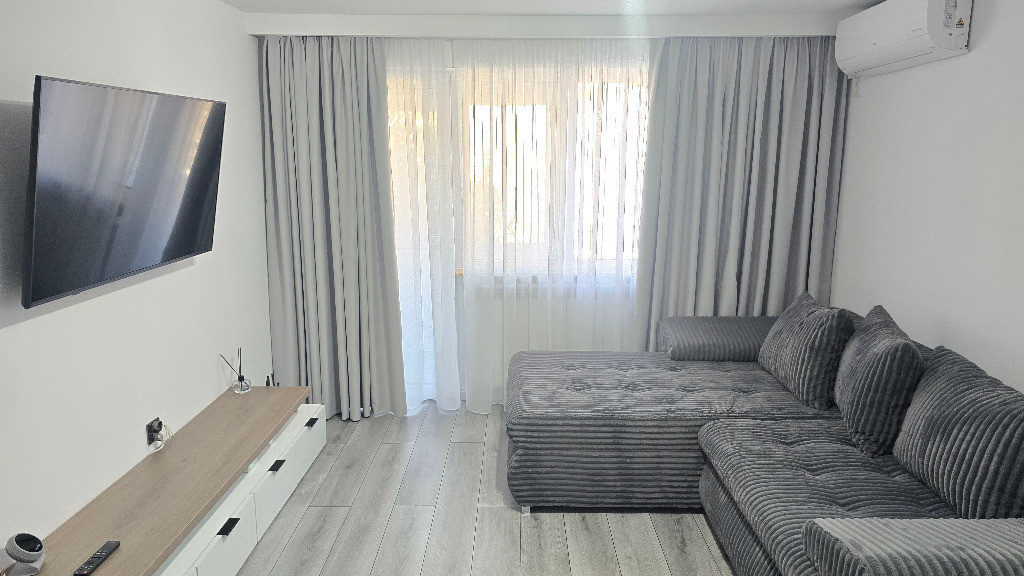 Inchiriez apartament 2 cam. Deva, Zamfirescu, et. 3, PRIMA INCHIRIERE