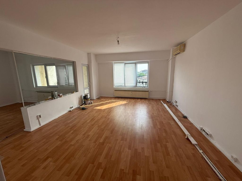 Zona Piața Alba Iulia | Spațiu / Apartament 3 Camere (7...