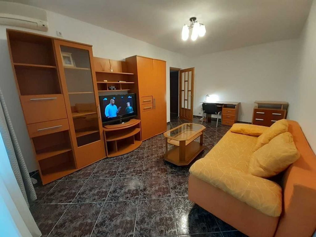 2 Aparatorii Patriei cu centrala si loc parcare 3 minute ...