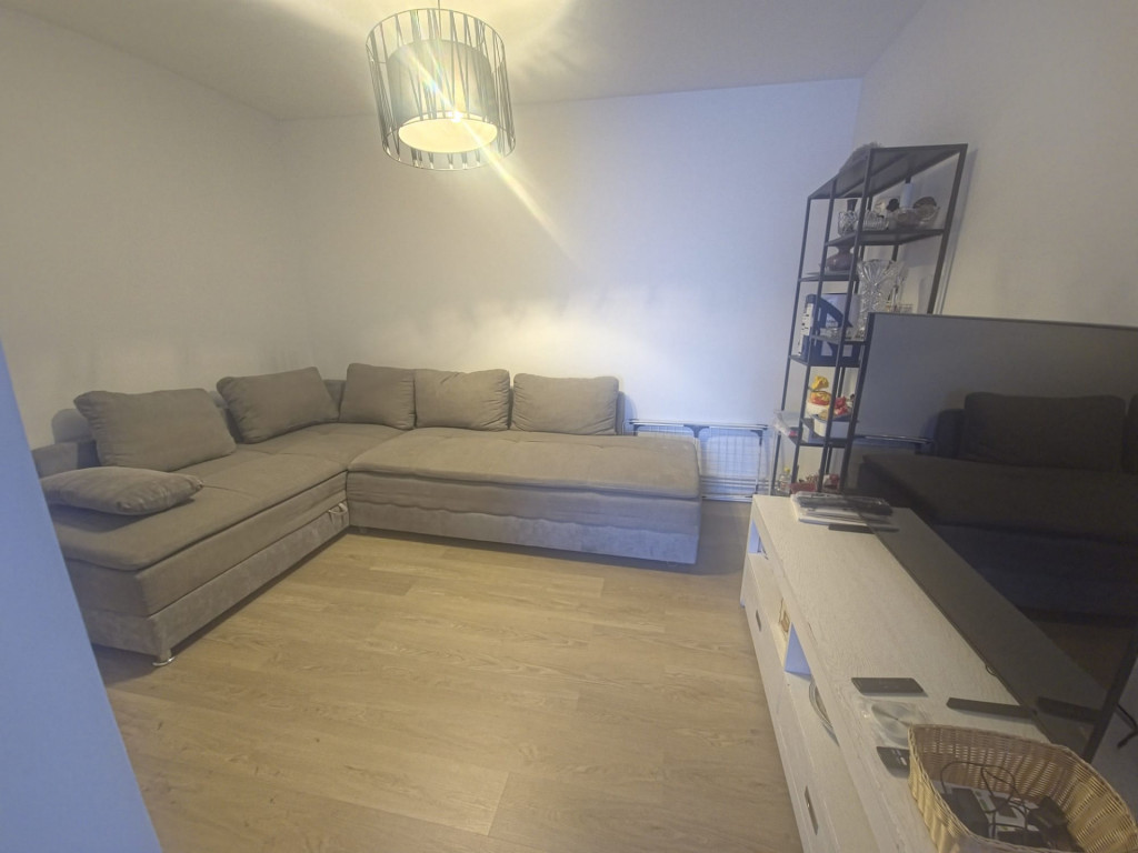 Trocadero casa P+M 3 camere termen lung