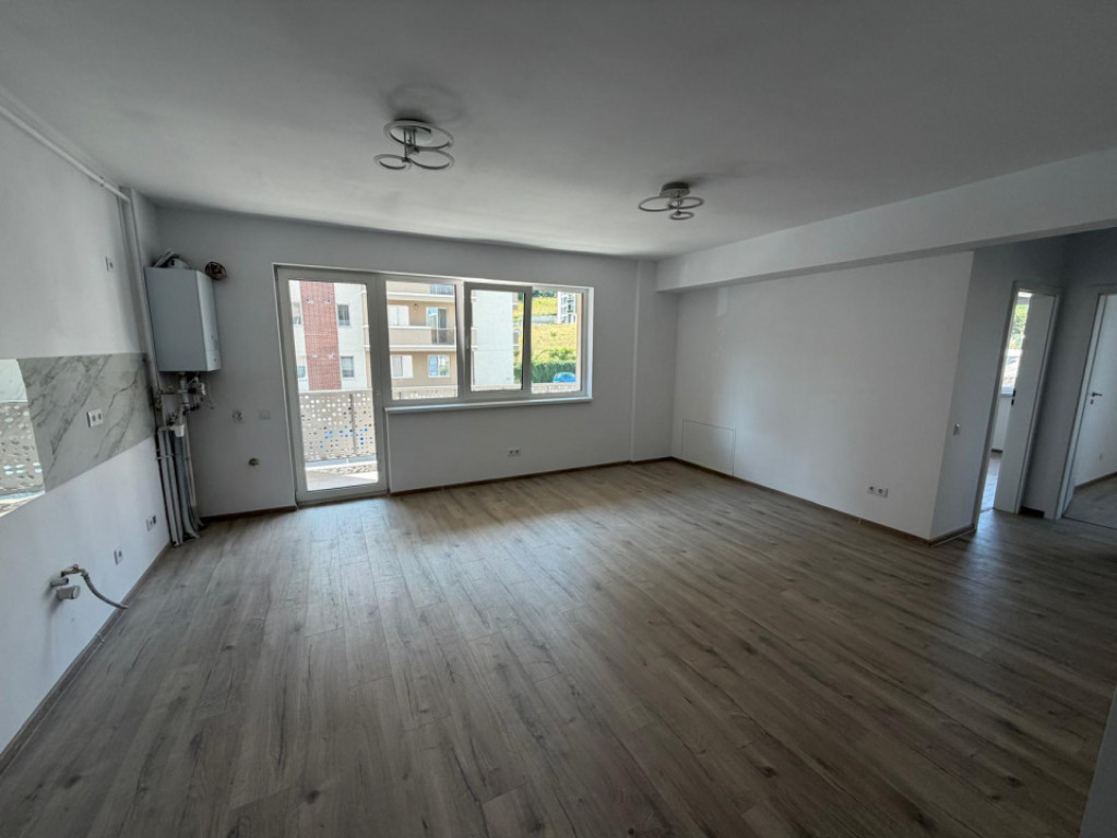 Apartament 3 camere, 66 mp, zona Teilor