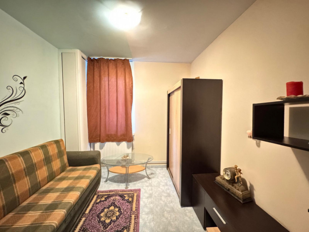 Apartament 3 camere de închiriat în zona Abator