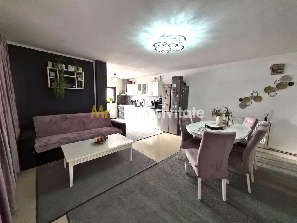 Casa P+M Leordeni, Arges-constructie din caramida si tere...