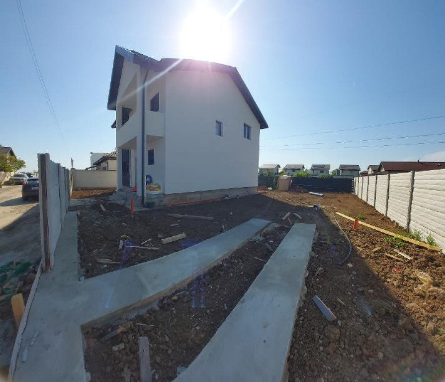 Individuală P+1E+Pod, 5 camere, 400 mp teren-Incalzire prin pardoseala