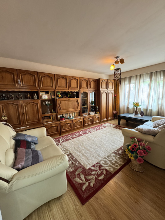 Apartament 4 camere, 80 mp, zona Central