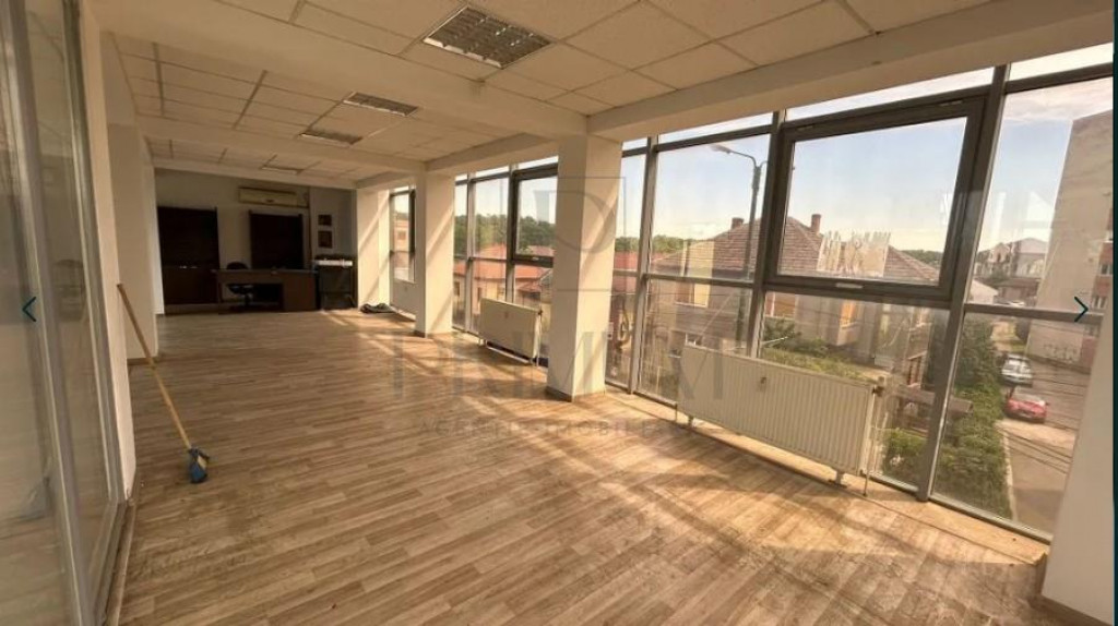 Spatiu Birouri luminos open-space - Simion Barnutiu