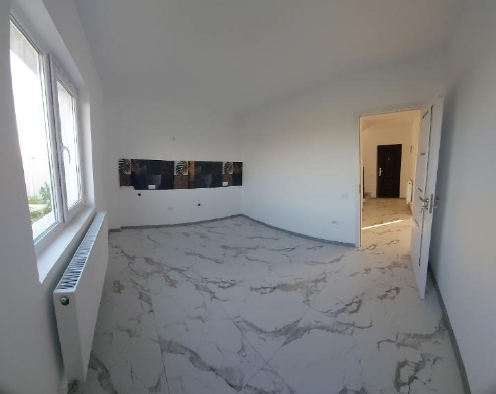 Oferte Diverse - casa cu mansarda, 4 camere, 237 mp teren