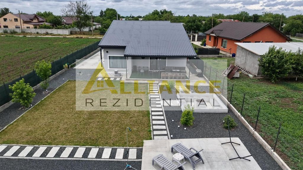 Casa Individuala-Frumusani-4 Camere-Teren 755 MP