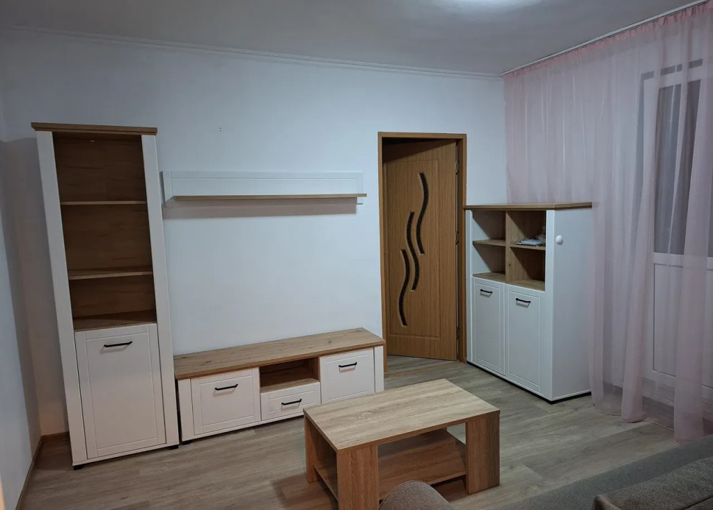 Apartament 2 cam Podu ros ( vizavi de liceul Racoviță)