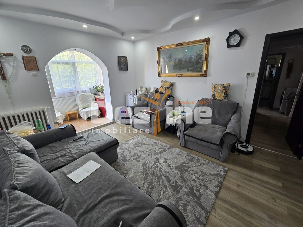 Apartament 3 camere renovat și mobilat – zona Dacia