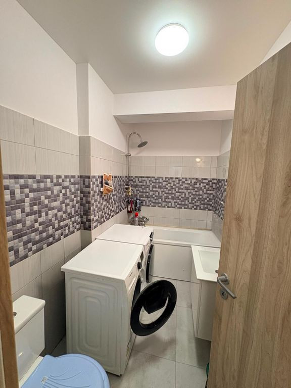 APARTAMENT 3 CAMERE DECOMANDAT