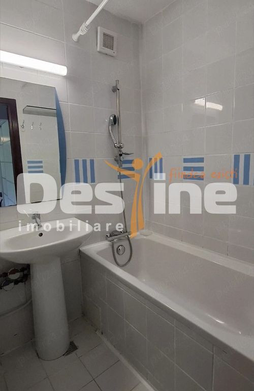 APARTAMENT 3 CAMERE SEMIDECOMANDAT
