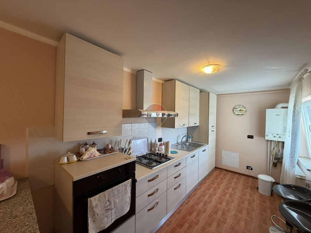 Apartament 3 camere de inchiriat