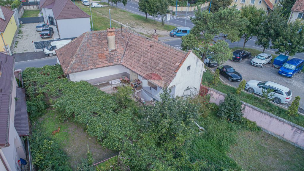 Casă cu potențial în Centrul Civic Brașov | 4 camere
