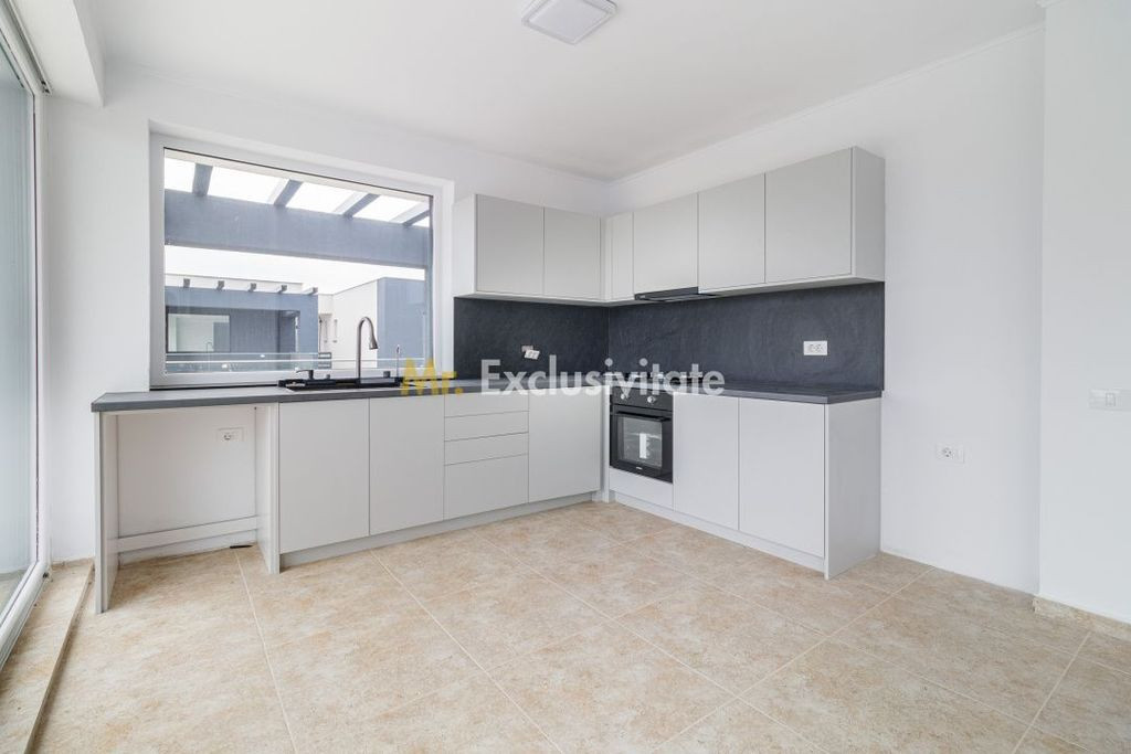 Penthouse 5 camere Green City