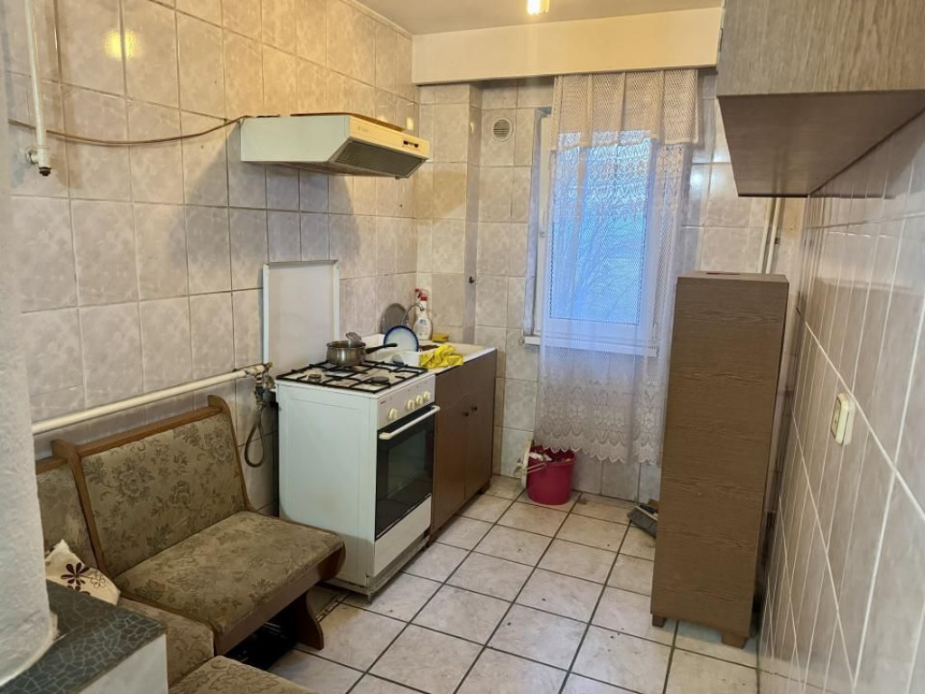 Apartament 3 camere, 67 mp, decomandat, zona Nicolae Balcesc